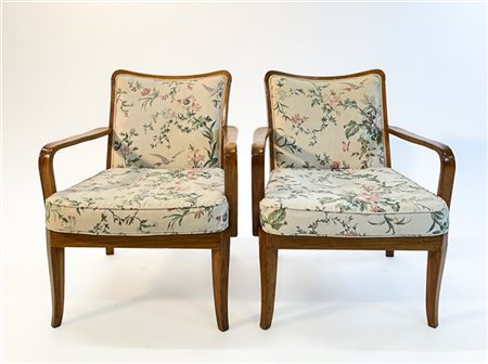 Coppia di poltroncine. Italia, anni '40. Struttura in legno di rovere massello