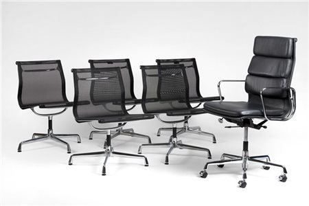 Charles Eames Lotto composto da una poltroncina e cinque sedie da ufficio della
