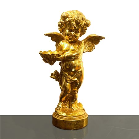 Putto dorato con cesto in mano