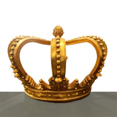  grande Corona ornamentale dorata