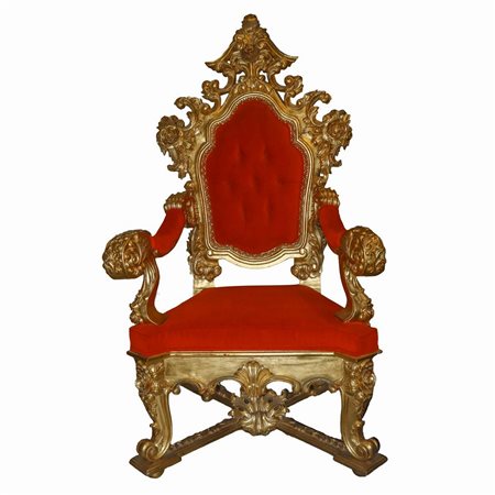 Grande trono in stile barocco in legno dorato, intagliato e scolpito a motivi floreali con schienale sagomato , Early 20° secolo