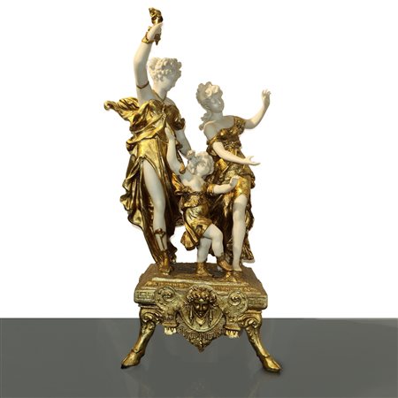 Figure classiche, scultura in biscuit con dorature 