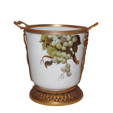 Vaso in porcellana con manici e base in metallo dorato, Empire Style, 20° secolo