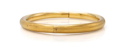  
Bracciale rigido in oro liscio e satinato 
 Veste polso cm 19
