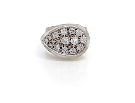  
Anello a fascia in oro e brillanti 
 Misura 7
