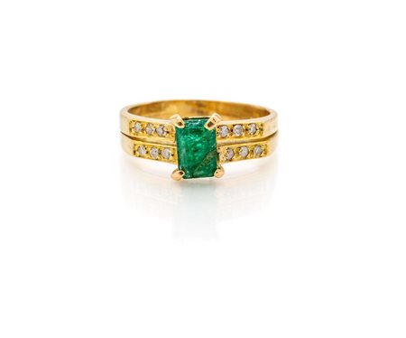  
Anello in oro, smeraldo e diamanti 
 Misura 10
