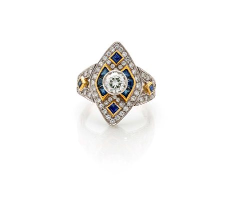  
Anello a marquise in oro, zaffiri e diamanti 
 Misura 11