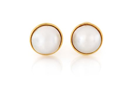  
Coppia di orecchini in oro e perle mabbè 
 Diametro mm 20