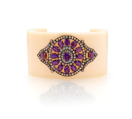  
Bracciale rigido in bachelite, oro, argento, diamanti ed ametiste 
 Veste polso cm 18