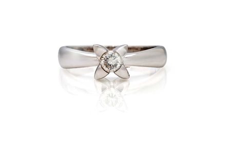  
Anello in oro e brillante 
 Misura 16