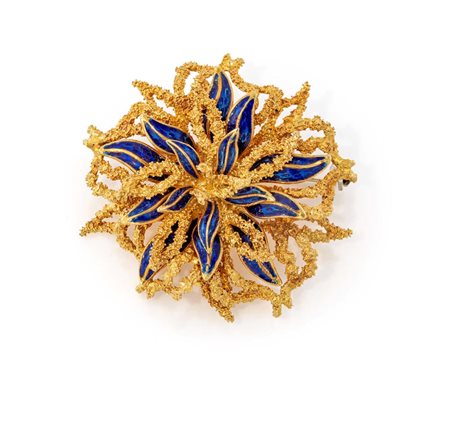  
Spilla in oro, diamanti e smalto blu 
 Diametro mm. 35