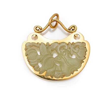  
Pendente in oro e giada 
 cm 6 x 5