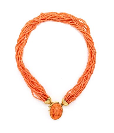  
Collana a torchon in corallo rosa ed oro 
 Lunghezza cm 43