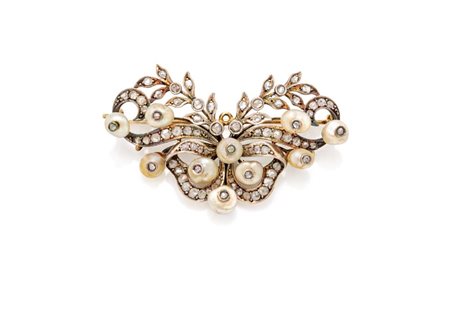  
Spilla in oro, argento, diamanti e perle 
 cm 6 x 3