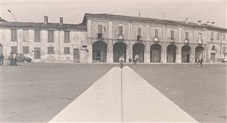 CATTANEO ENRICO Milano (Mi) 1933 In piazza per inventare (Cava Manara) 1976...