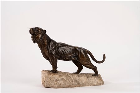 Scuola francese, inizi secolo XX - Tigre in bronzo