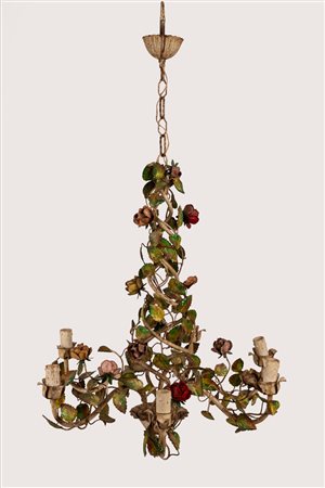 Lampadario in ferro battuto e laccato policromo decorato con foglie e roselline, secolo XIX