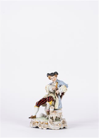Scultura in porcellana policroma raffigurante fumatore di pipa, Herend secolo XX