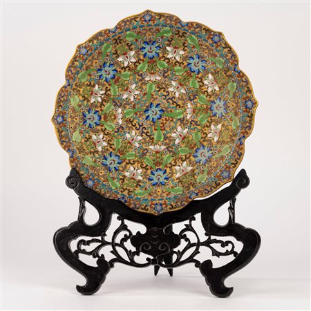 Grande piatto in smalto cloisonnè, Cina secolo XX