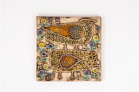 Lisa Larson (Härlunda 1931 - Nacka 2024)  - Placca in ceramica decorata con uccelli e fiori, Gustavsberg Stoccolma