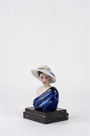 Scultura in ceramica smaltata raffigurante donna con cappello, Edoardo Tasca
