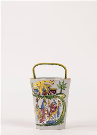 Vaso a secchiello in maiolica policroma decorato con Natività e i Re Magi, Arcero