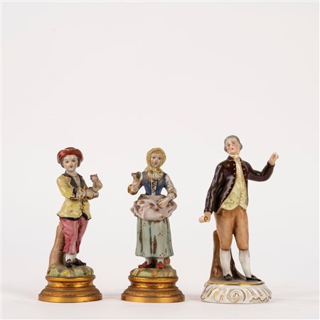 Tre sculturine in porcellana di Capodimonte