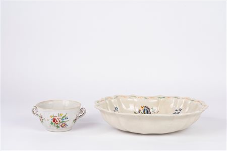 Bacile e tazza in maiolica decorata in policromia, secolo XVIII