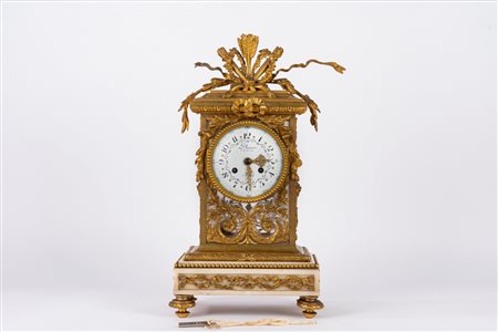 Pendola da tavolo in marmo e bronzo dorato, Francia secolo XIX