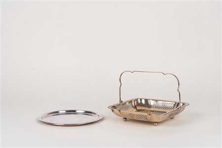 Cestino portabonbon in silverplate, Inghilterra, e piattino in metallo argentato