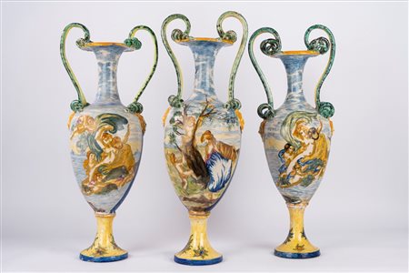 Tre vasi biansati in maiolica policroma istoriata con scene mitologiche
