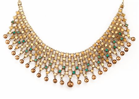 COLLANA IN ORO GIALLO, ORO A BASSO TITOLO E TURCHESIdecorata da un motivo...