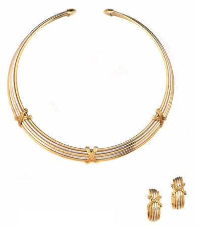 COLLANA E PAIO DI ORECCHINI IN ORO GIALLO, ORO ROSA E ORO BIANCOla collana...