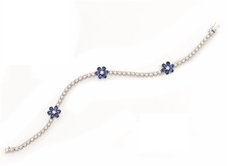 BRACCIALE IN ORO BIANCO, ZAFFIRO E DIAMANTIrealizzato ad una linea di...