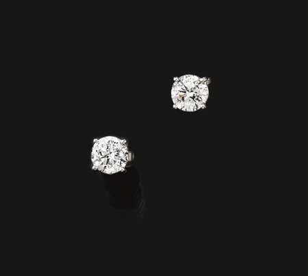 PAIO DI ORECCHINI IN ORO BIANCO E DIAMANTIrealizzato come un punto luce con...