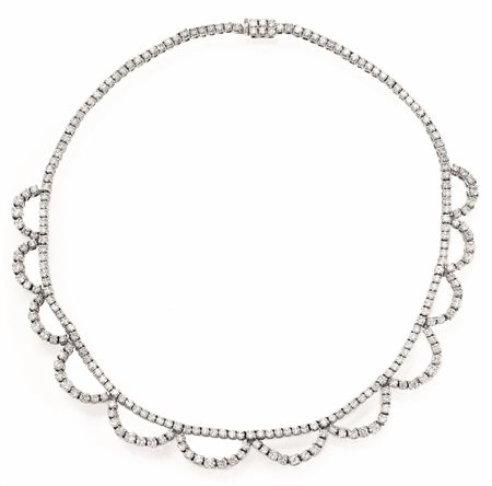 COLLANA IN ORO BIANCO E DIAMANTIrealizzata&nbsp; ad una linea di brillanti...