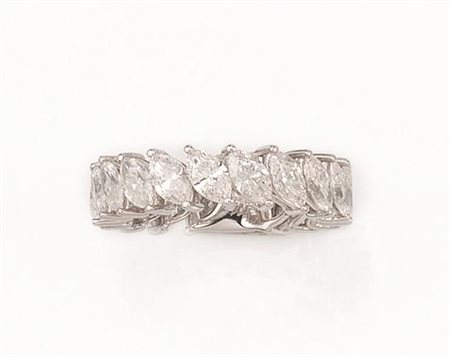 ANELLO ETERNITY IN ORO BIANCO E DIAMANTIrealizzato ad una linea di brillanti...