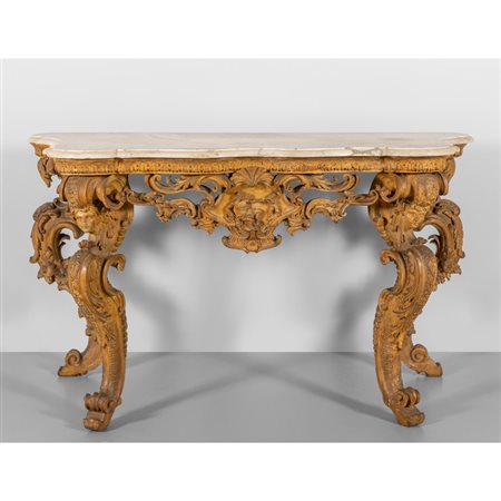 Grande console in legno finemente intagliato e 