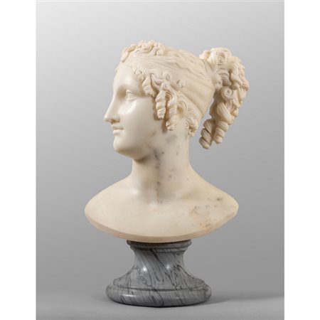 Venere, busto in marmo statuario, base in 