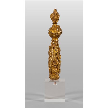 Elsa da spada in bronzo dorato, decorata con 