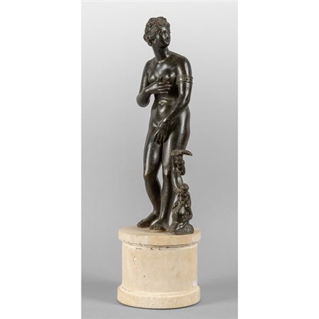 Venere con delfino, scultura in bronzo a patina 