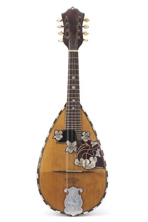Mandolino di Pietro Manfredi, Milano 1900 c.
Fondo bombato di 29 doghe, manico