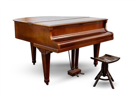 ERARD Paris
Pianoforte a coda con cassa a finitura legno. Matricola numero 1285
