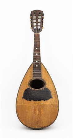 Mandolino di Gennaro Rubino, Napoli 1895
Fondo bombato di 17 doghe, tavola in a