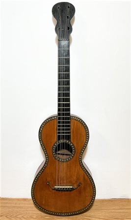 Chitarra della scuola di Mirecourt, metà del XIX° secolo
Fondo e fasce in acero