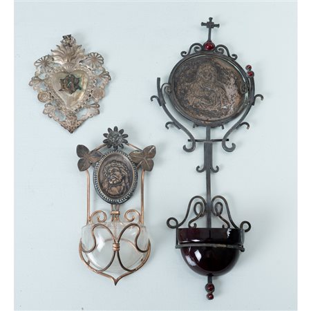 MAN. SICILIANA PRIMI DEL '900, 2 acquasantiere ed ex voto