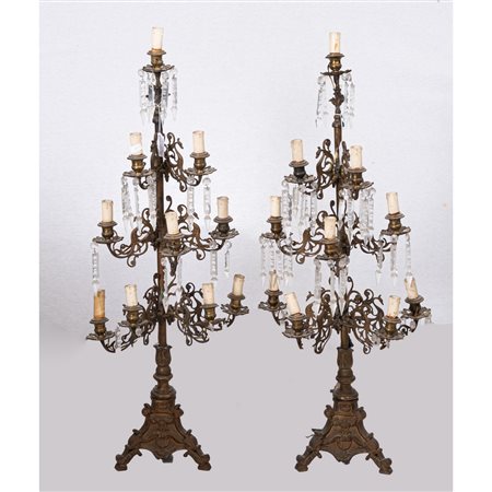MANIFATTURA FRANCESE XIX SECOLO, Coppia candelabri d'altare