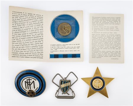 F.C. Internazionale. Lotto curiosità anni 60/70 composto da: medaglia coppa int