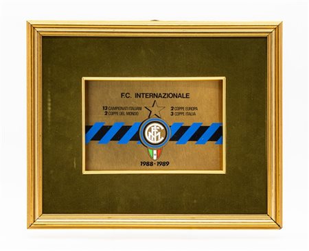 F.C. Internazionale. Placca commemorativa in ottone (1988-1989), montata in cor