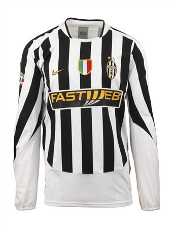 Juventus F.C.. Set di 3 maglie preparate, tra cui la numero 17 di David Trezegu